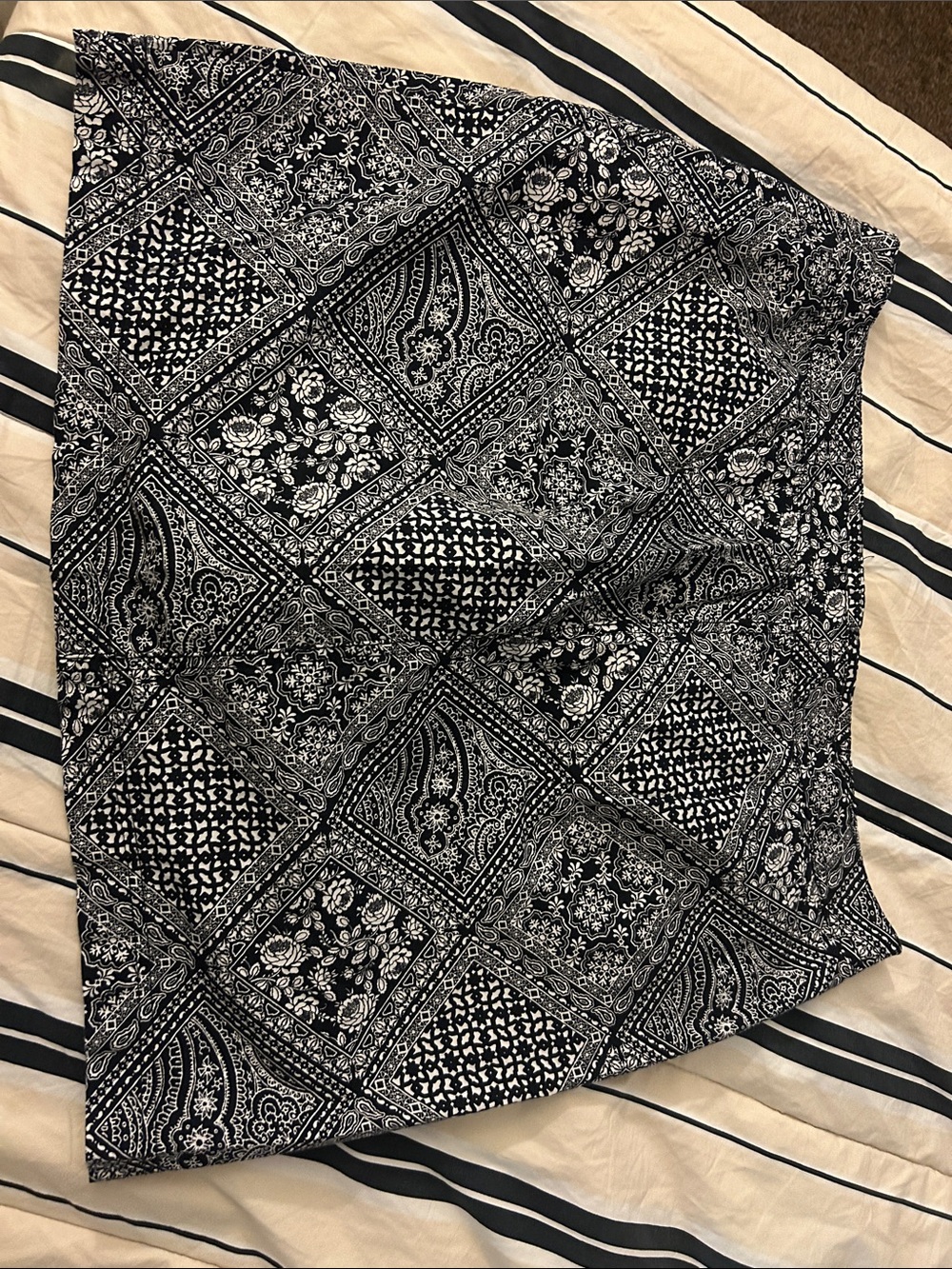 Karen Scott Black and White Bandana Print Skirt